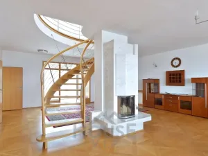 Pronájem kanceláře, Praha - Smíchov, Nový Zlíchov, 839 m2