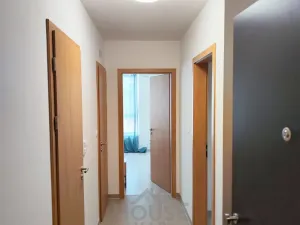 Prodej bytu 2+1, Praha - Ruzyně, Stočesova, 57 m2