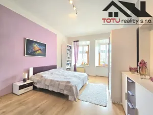 Prodej rodinného domu, Broumov, Mírové náměstí, 500 m2