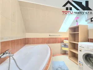 Prodej rodinného domu, Broumov, Mírové náměstí, 500 m2