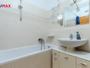 Prodej bytu 2+kk, Praha - Štěrboholy, Andersenova, 52 m2