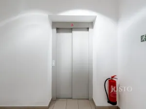 Prodej bytu 4+kk, Praha, Švejcarovo náměstí, 98 m2