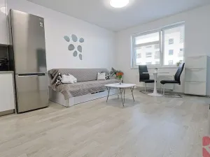 Pronájem bytu 2+kk, Praha - Uhříněves, Karla Guta, 50 m2