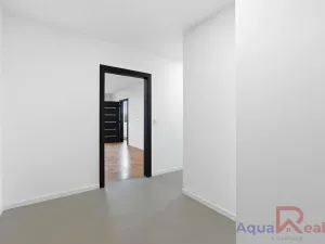 Prodej bytu 3+1, Karlovy Vary, Vítězná, 74 m2