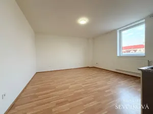 Pronájem bytu 2+kk, Holice, náměstí T. G. Masaryka, 52 m2