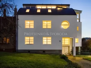 Prodej ubytování, Křižanov, Benešovo náměstí, 530 m2