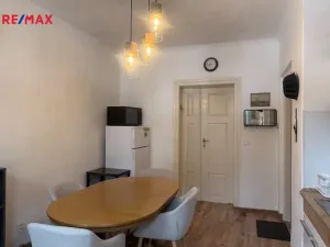 Prodej bytu 4+1, Karlovy Vary, Vyšehradská, 103 m2