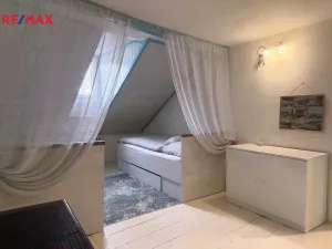 Prodej bytu 4+1, Karlovy Vary, Vyšehradská, 103 m2