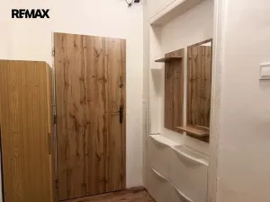 Prodej bytu 4+1, Karlovy Vary, Vyšehradská, 103 m2