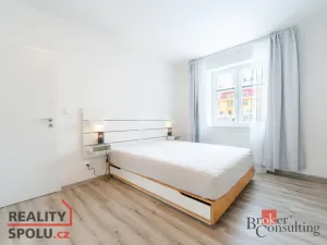 Pronájem bytu 2+kk, Liberec - Liberec I-Staré Město, nám. Žižkovo, 45 m2