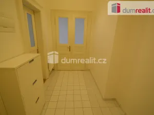 Pronájem bytu 2+1, Praha - Smíchov, U Nikolajky, 68 m2