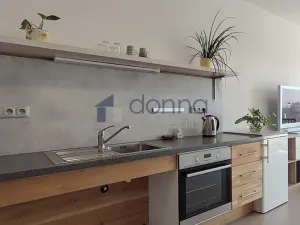 Pronájem bytu 2+kk, Praha, Hlučkova, 46 m2