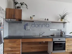 Pronájem bytu 2+kk, Praha, Hlučkova, 46 m2