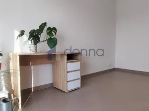 Pronájem bytu 2+kk, Praha, Hlučkova, 46 m2