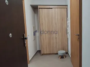 Pronájem bytu 2+kk, Praha, Hlučkova, 46 m2