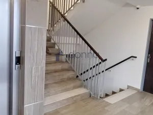 Pronájem bytu 2+kk, Praha, Hlučkova, 46 m2