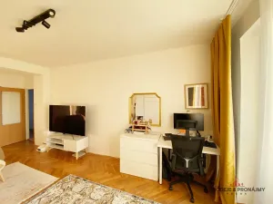 Pronájem bytu 2+1, Praha, Senohrabská, 52 m2