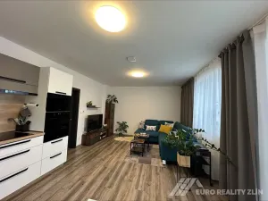 Pronájem bytu 1+kk, Otrokovice, Nábřeží, 38 m2