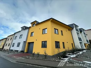 Pronájem bytu 1+kk, Otrokovice, Nábřeží, 38 m2