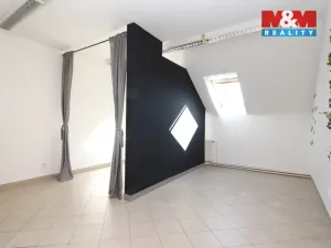 Pronájem obchodního prostoru, Chlumec nad Cidlinou - Chlumec nad Cidlinou IV, Kozelkova, 24 m2