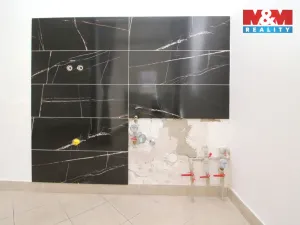 Pronájem obchodního prostoru, Chlumec nad Cidlinou - Chlumec nad Cidlinou IV, Kozelkova, 24 m2