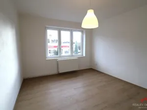 Pronájem bytu 3+1, Děčín - Děčín III-Staré Město, Oblouková, 57 m2