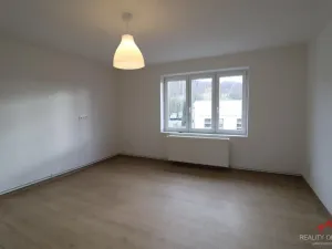 Pronájem bytu 3+1, Děčín - Děčín III-Staré Město, Oblouková, 57 m2