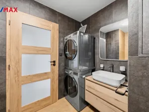 Prodej bytu 1+1, Hradec Králové - Nový Hradec Králové, třída Edvarda Beneše, 41 m2