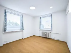 Pronájem bytu 3+1, Pardubice, Macanova, 75 m2