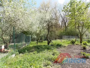 Prodej zahrady, Slaný, Husova, 485 m2