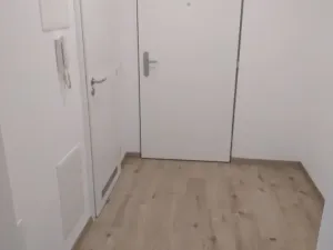 Prodej bytu 1+kk, Praha - Uhříněves, náměstí Bratří Jandusů, 35 m2