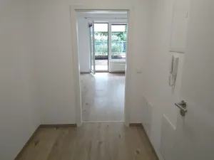 Prodej kanceláře, Praha - Uhříněves, náměstí Bratří Jandusů, 35 m2