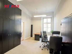 Pronájem kanceláře, Praha - Karlín, Sokolovská, 69 m2