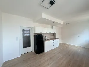 Pronájem bytu 1+kk, Praha - Hlubočepy, Fabiánové, 31 m2