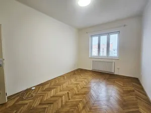 Pronájem bytu 2+kk, Praha - Nusle, Kloboučnická, 41 m2