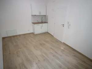 Pronájem kanceláře, Praha - Nusle, Mojmírova, 14 m2