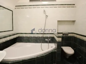 Pronájem bytu 2+1, Praha, Úvoz, 75 m2