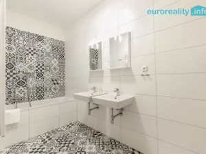 Pronájem bytu 2+1, Mladá Boleslav, náměstí Míru, 69 m2