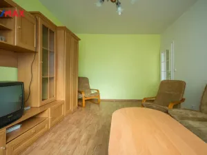 Prodej bytu 2+1, Hradec Králové - Třebeš, Hradecká, 46 m2