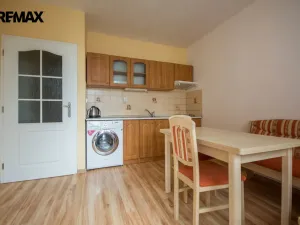 Prodej bytu 2+1, Hradec Králové - Třebeš, Hradecká, 46 m2