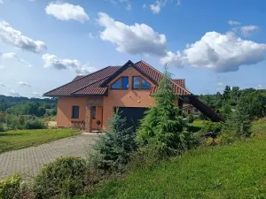 Prodej rodinného domu, Buš, 375 m2