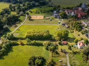 Prodej pozemku pro bydlení, Uhersko, 3765 m2