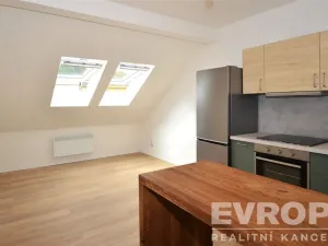 Pronájem bytu 2+kk, Praha - Vinohrady, Jagellonská, 41 m2
