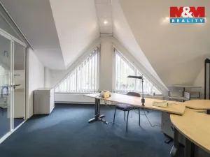 Pronájem skladu, Jindřichův Hradec - Jindřichův Hradec III, Jiráskovo předměstí, 270 m2