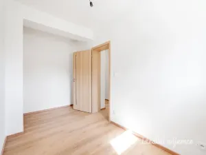 Pronájem bytu 3+kk, Praha - Ďáblice, Šenovská, 44 m2