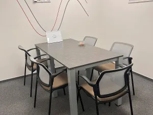 Pronájem kanceláře, Praha - Holešovice, Dělnická, 1251 m2