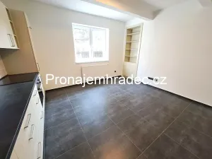 Pronájem bytu 3+kk, Hradec Králové, Blahoslavova, 84 m2