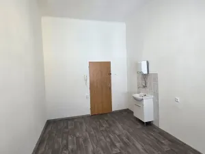 Pronájem kanceláře, Hradec Králové, Československé armády, 15 m2