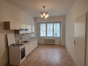 Pronájem bytu 2+1, Hradec Králové, Pospíšilova, 76 m2