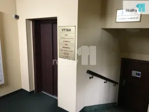 Pronájem kanceláře, Karlovy Vary - Dvory, Chebská, 52 m2